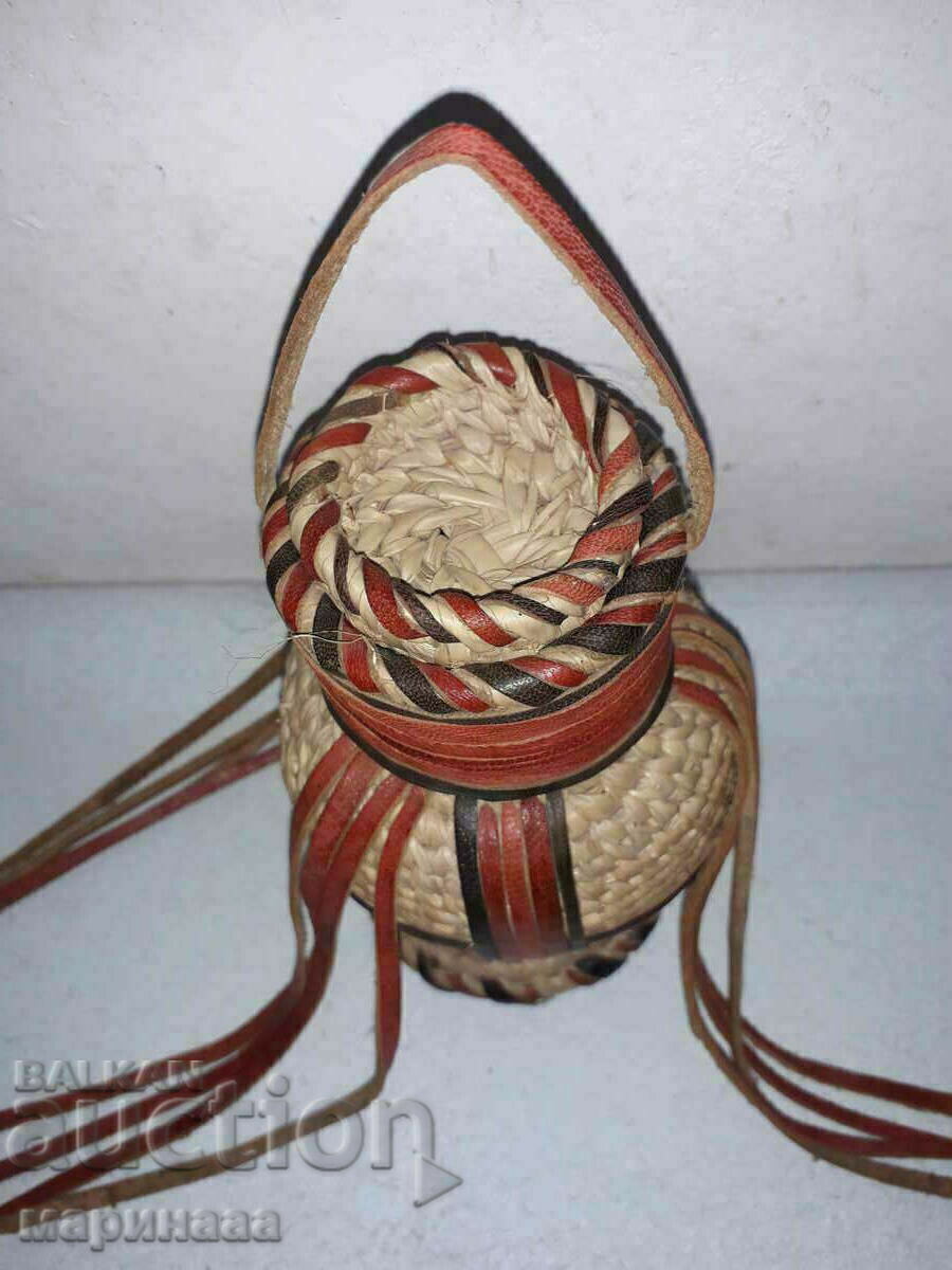 Auction WIRE DISH WITH LID Auction WIRE DISH WITH LID