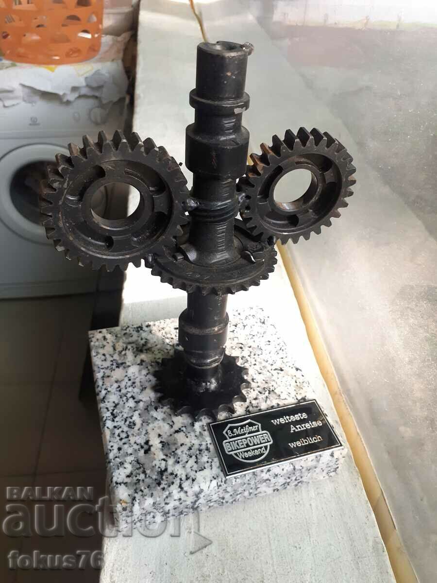 Auction Old model reducers with marble pedestal Auction Old model reducers with marble pedestal