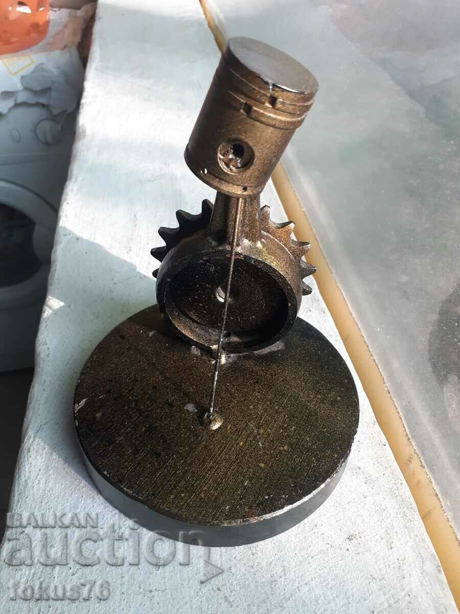 Auction  Old model - piston