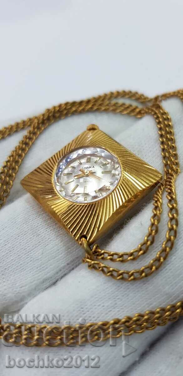 Licitație Frumos ceas de damă URSS - medalion - Pescăruș Licitație Frumos ceas de damă URSS - medalion - Pescăruș