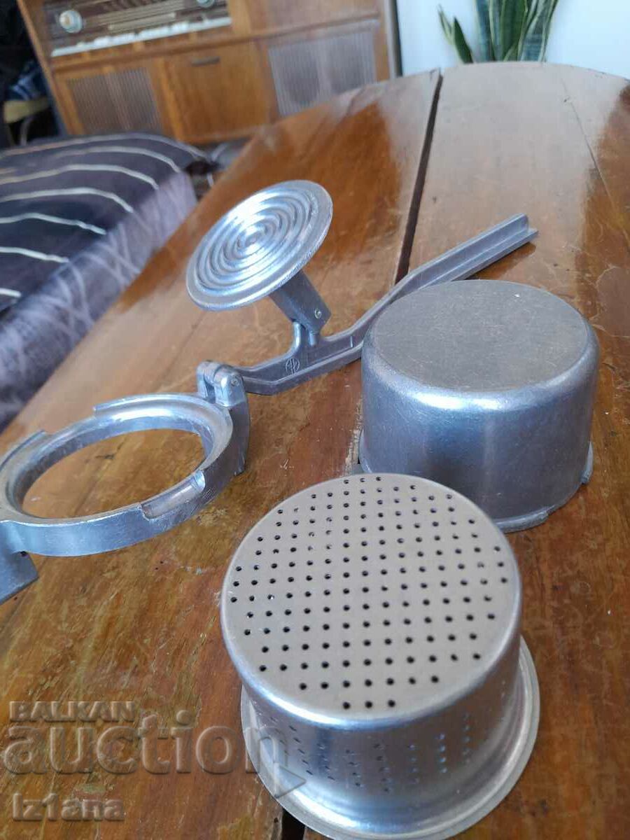 Delivery of Old citrus press, fruit press