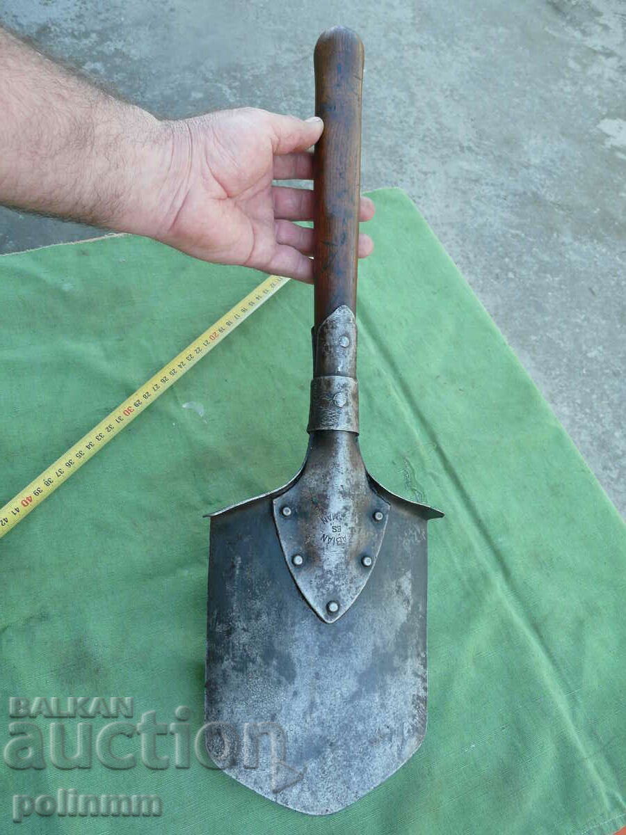 Auction Military spade with rare markings Auction Military spade with rare markings