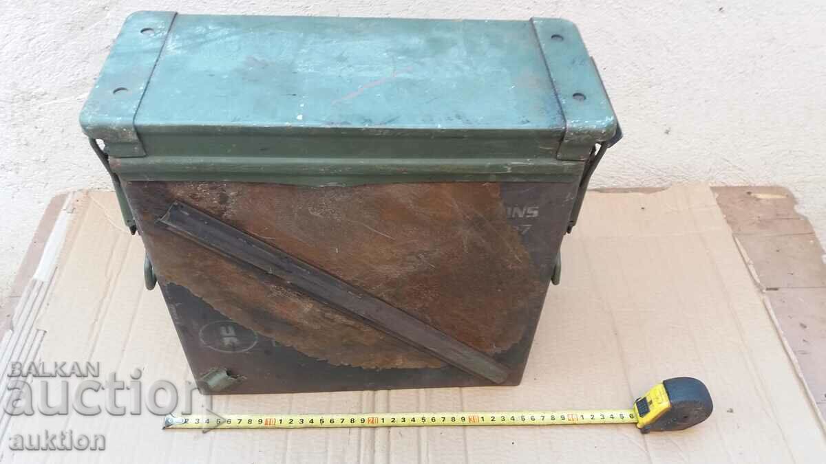 Auction MASSIVE MILITARY BOX - MATALNA SUITCASE Auction MASSIVE MILITARY BOX - MATALNA SUITCASE