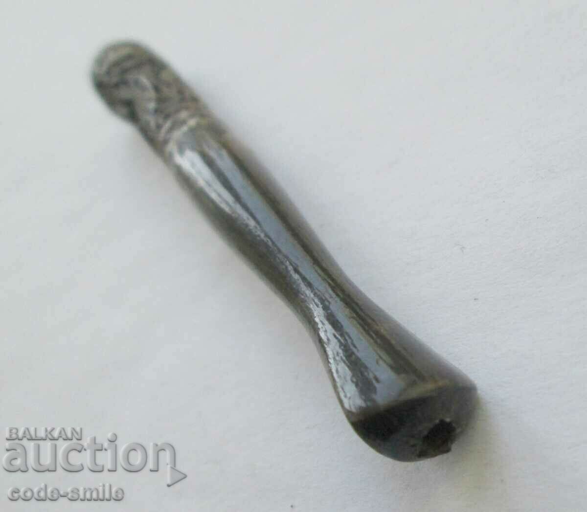 Delivery of Old vintage cigarette silver filigree handmade 19c. Delivery of Old vintage cigarette silver filigree handmade 19c.