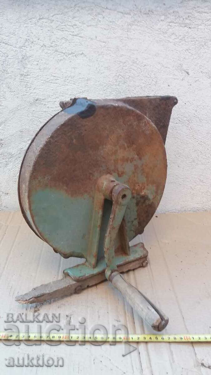 massive grinder for sugar beet - 13 kg. - 6 massive grinder for sugar beet - 13 kg. - 6