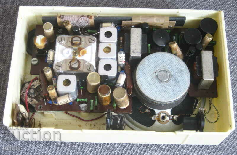 The first Bulgarian transistor radio Echo RDT 63 - 5 The first Bulgarian transistor radio Echo RDT 63 - 5