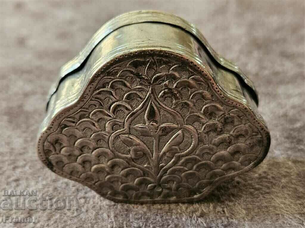 Rare Bulgarian Revival Snuff Box 19th century with price 280.00 BGN | € 143.16 Rare Bulgarian Revival Snuff Box 19th century with price 280.00 BGN | € 143.16