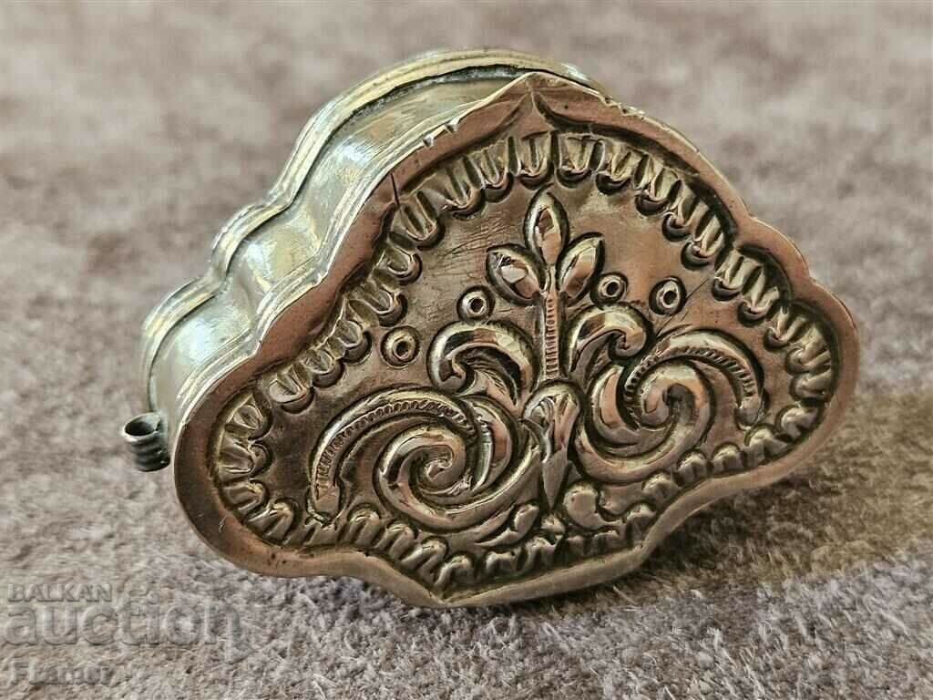 Rare Bulgarian Revival Snuff Box 19th Century 1 with price 250.00 BGN | € 127.82 Rare Bulgarian Revival Snuff Box 19th Century 1 with price 250.00 BGN | € 127.82