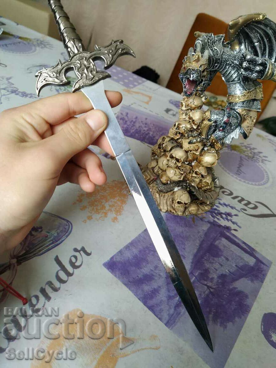 Licitație ✅Statuetă Dragon ținând un cuțit-sabie pentru litere❗
