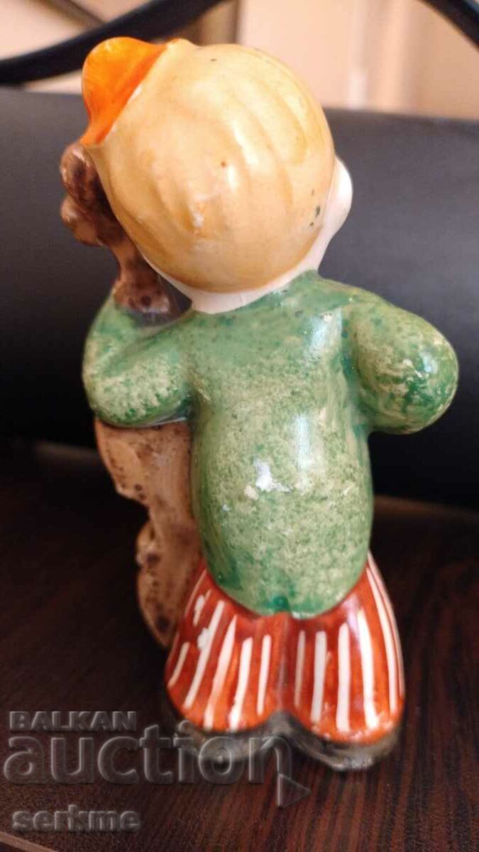 Auction  Porcelain figure