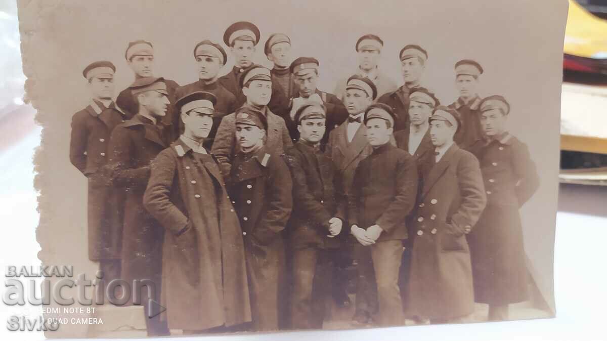 Photo, a group of young people, the city of Vidin, 1918