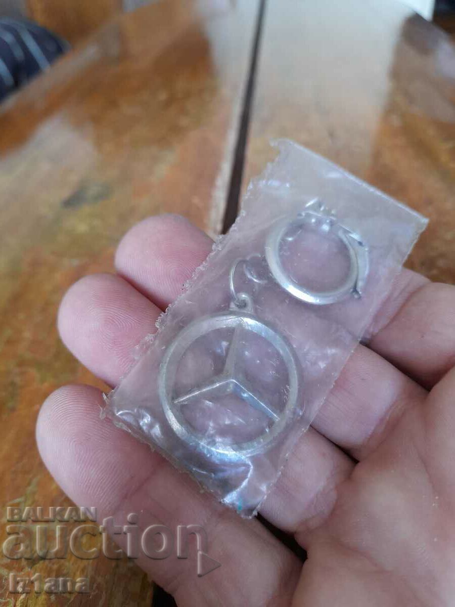 Old Mercedes key ring, Mercedes with price 27.00 BGN | € 13.80 Old Mercedes key ring, Mercedes with price 27.00 BGN | € 13.80