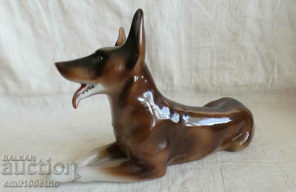 Delivery of Large figure Dog Delivery of Large figure Dog