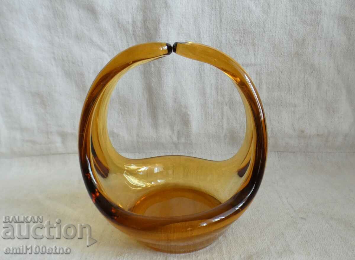 Bonbonniere - un coș de sticlă solidă cu culoarea chihlimbarului