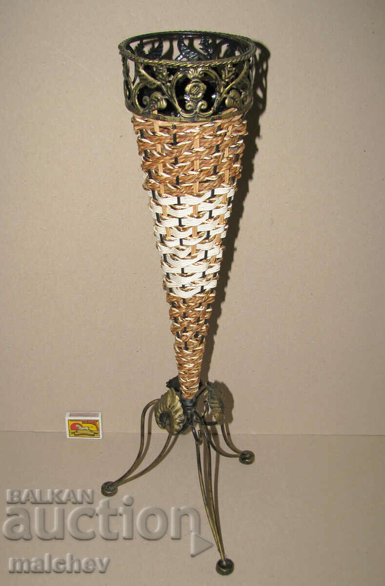 Vase 57 cm for dry flowers wrought iron color. bronze, braid