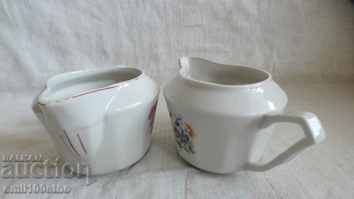Delivery of Set of small jugs old Bulgarian porcelain Kitka Novi Pazar