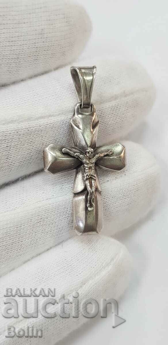 Ιταλικός ασημένιος σταυρός με τον Ιησού Χριστό 925 π.Χ. με τιμή 45.00 BGN | € 23.01 Ιταλικός ασημένιος σταυρός με τον Ιησού Χριστό 925 π.Χ. με τιμή 45.00 BGN | € 23.01