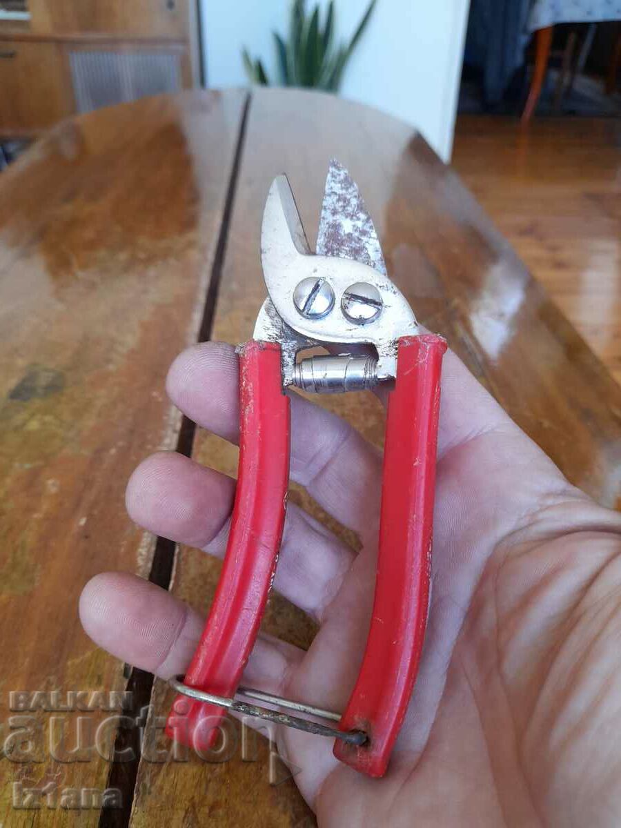 Stara Lozarska, ovoshtarska Nozhitsa, Nozhitsi with price 27.00 BGN | € 13.80