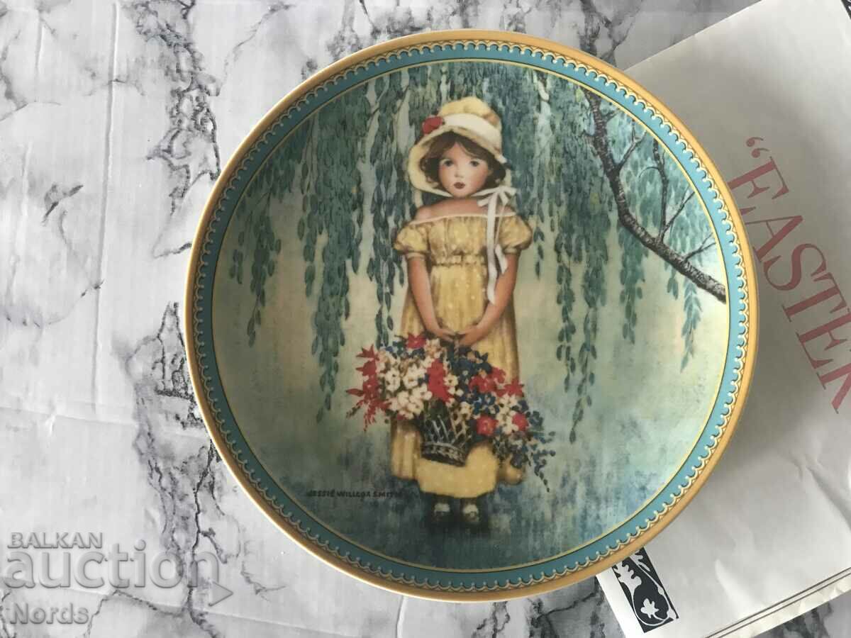Beautiful porcelain plate with certificate
