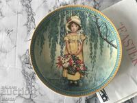 Beautiful porcelain plate with certificate