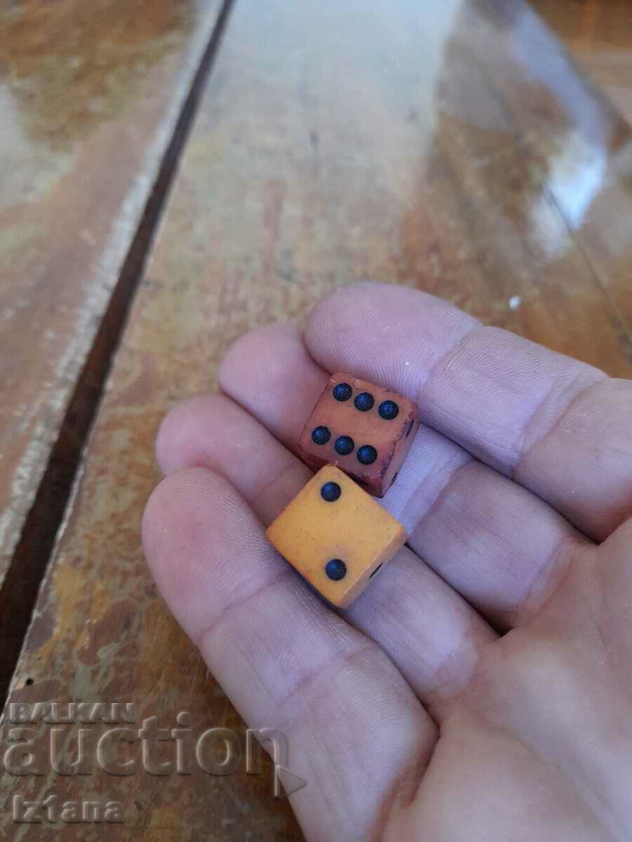 Old dice, dice, dice with price 11.00 BGN | € 5.62