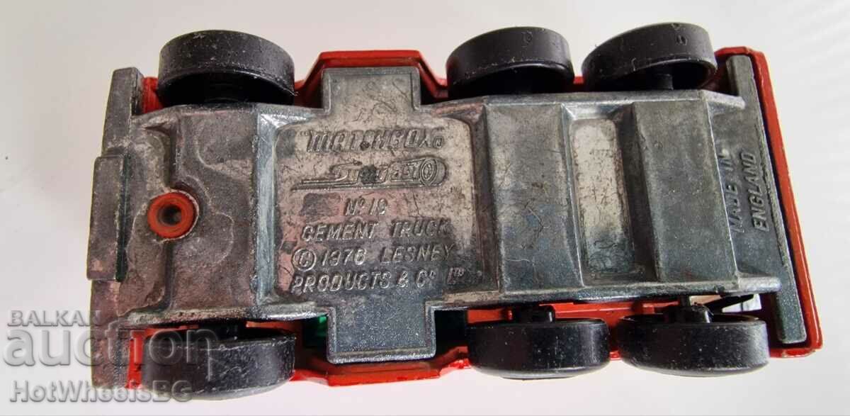 Licitație Cutia de chibrituri nr 19 C- Camion de ciment 1976 Licitație Cutia de chibrituri nr 19 C- Camion de ciment 1976