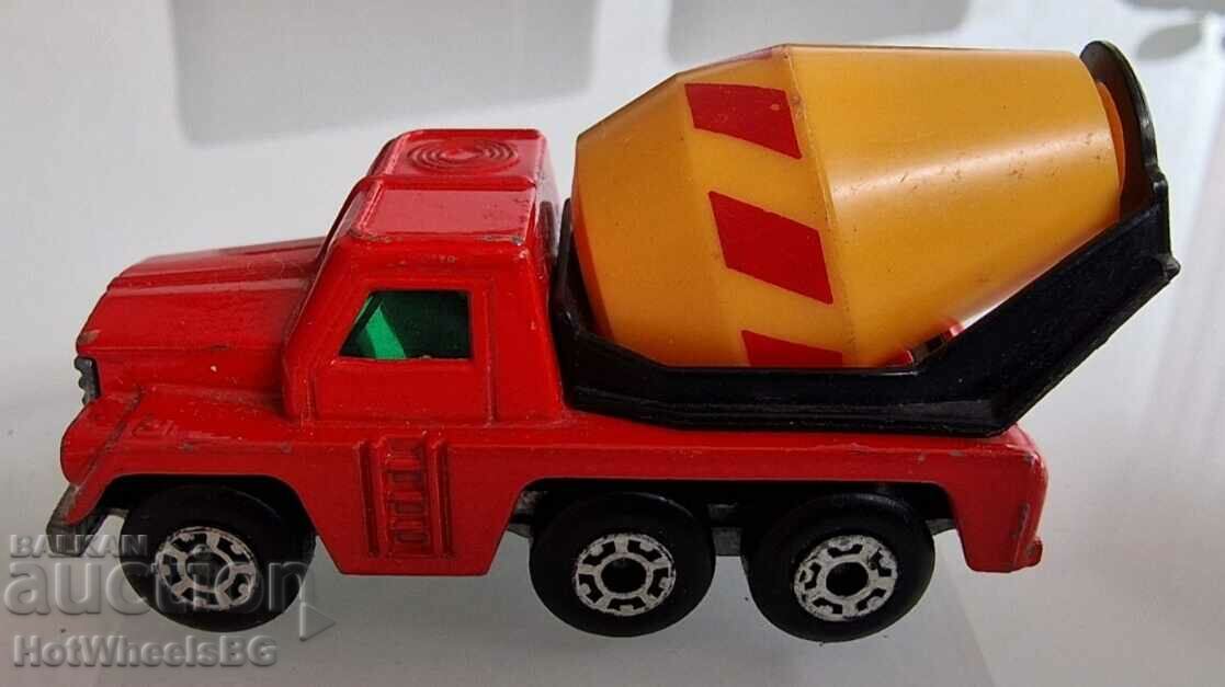Matchbox No. 19 C- Cement Truck 1976