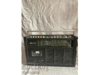 Παλιό ρετρό ραδιόφωνο BZC