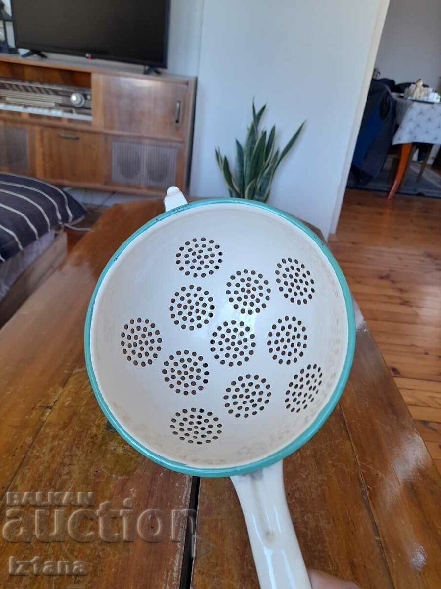 Old enameled strainer, colander with price 37.00 BGN | € 18.92 Old enameled strainer, colander with price 37.00 BGN | € 18.92