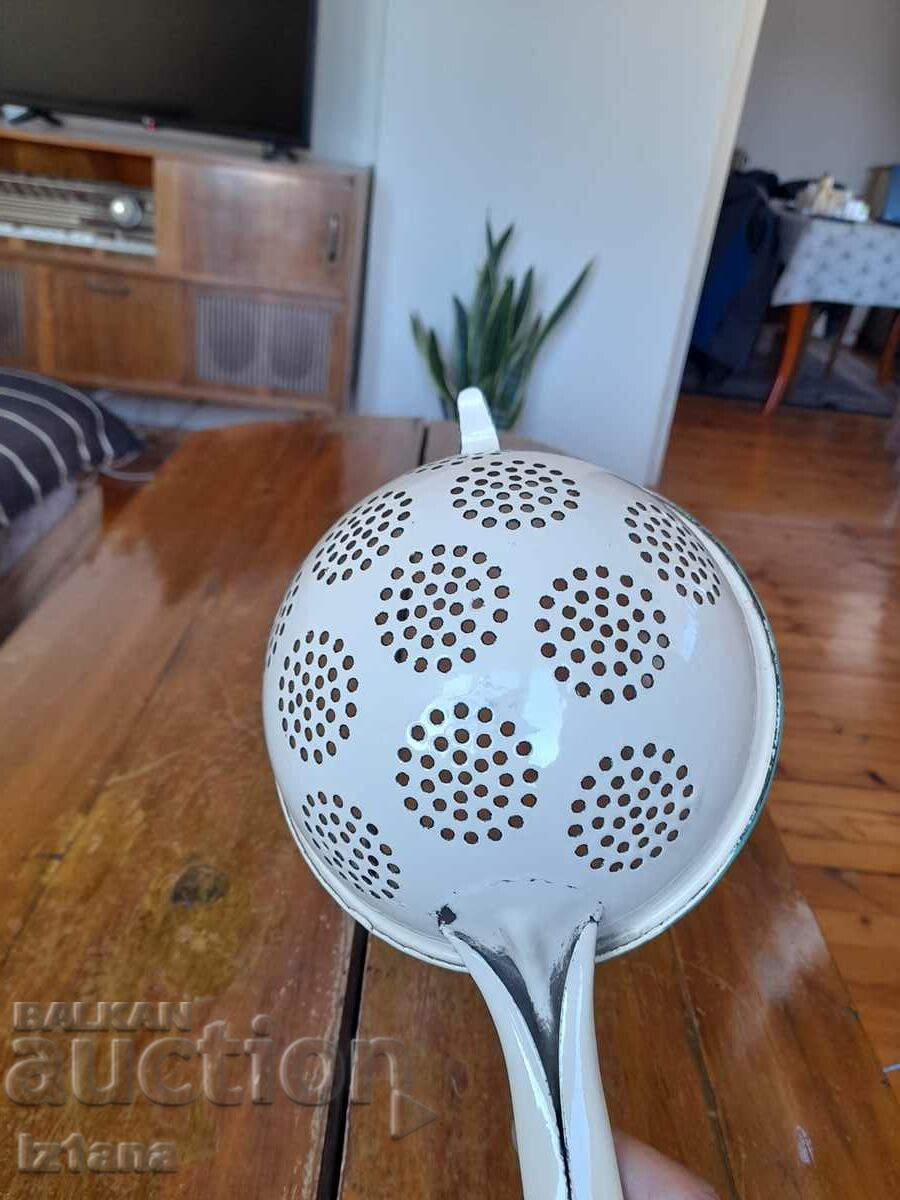 Auction Old enameled strainer, colander Auction Old enameled strainer, colander