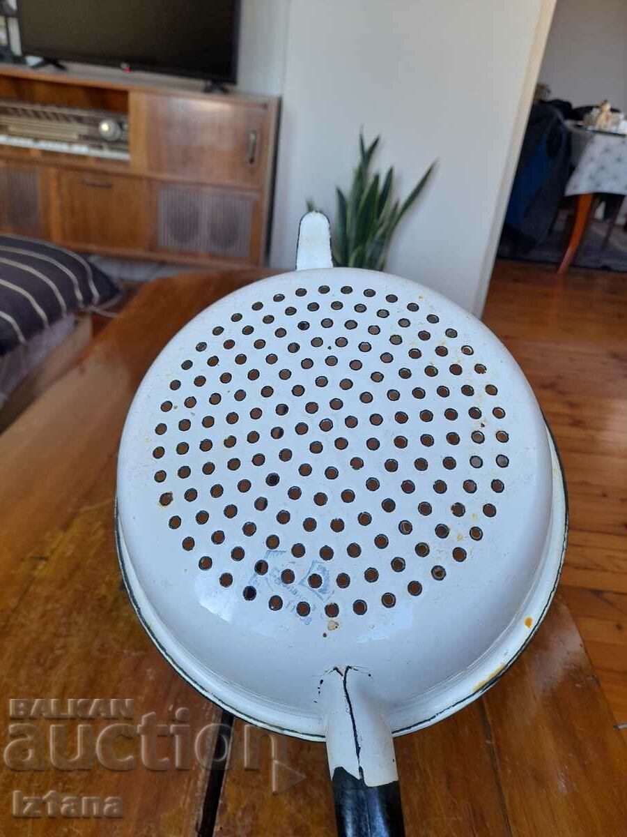 Auction Old enameled strainer, colander Auction Old enameled strainer, colander