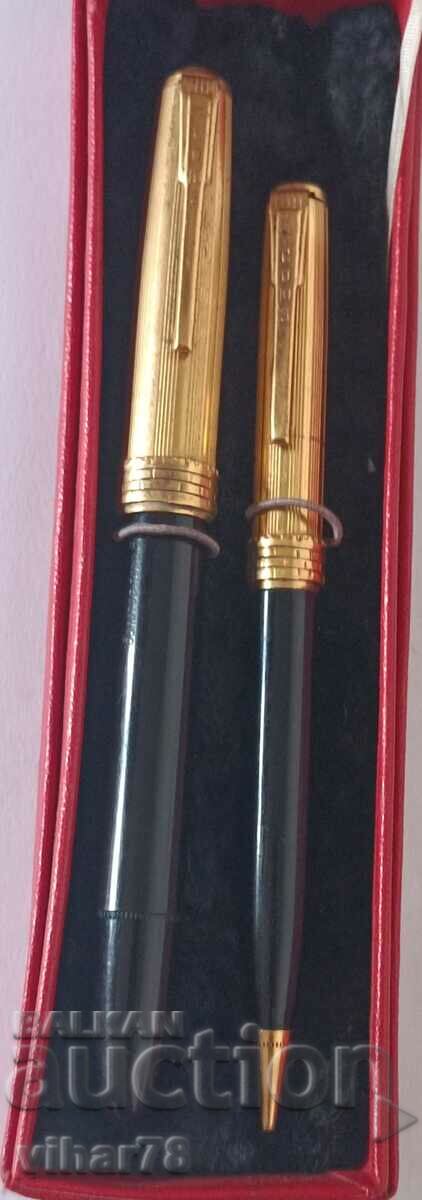 Moscow pen set with golden nib