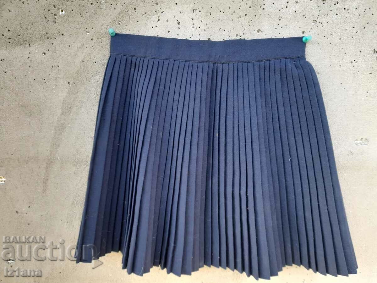 Fusta plisată Old School cu preț 43.00 BGN | € 21.99