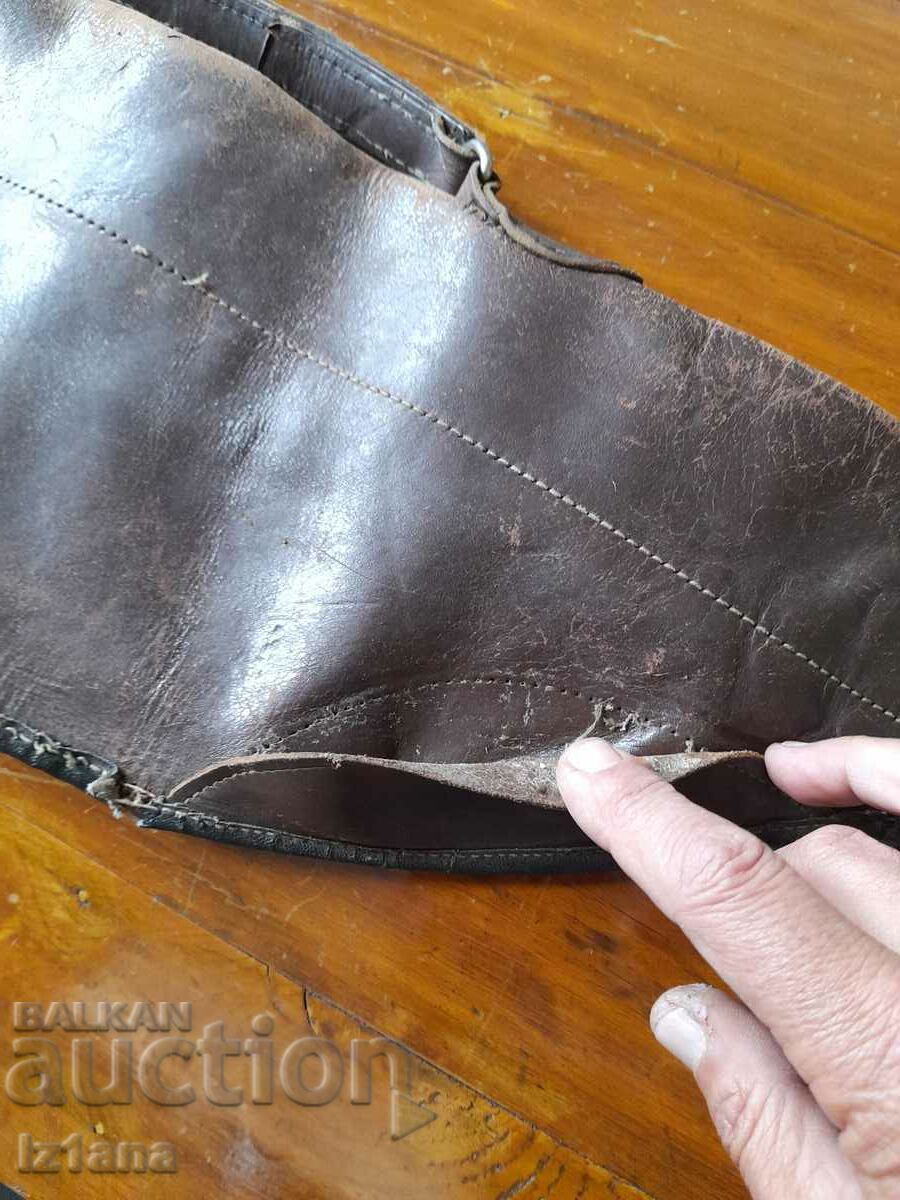 Delivery of Old rifle case Delivery of Old rifle case