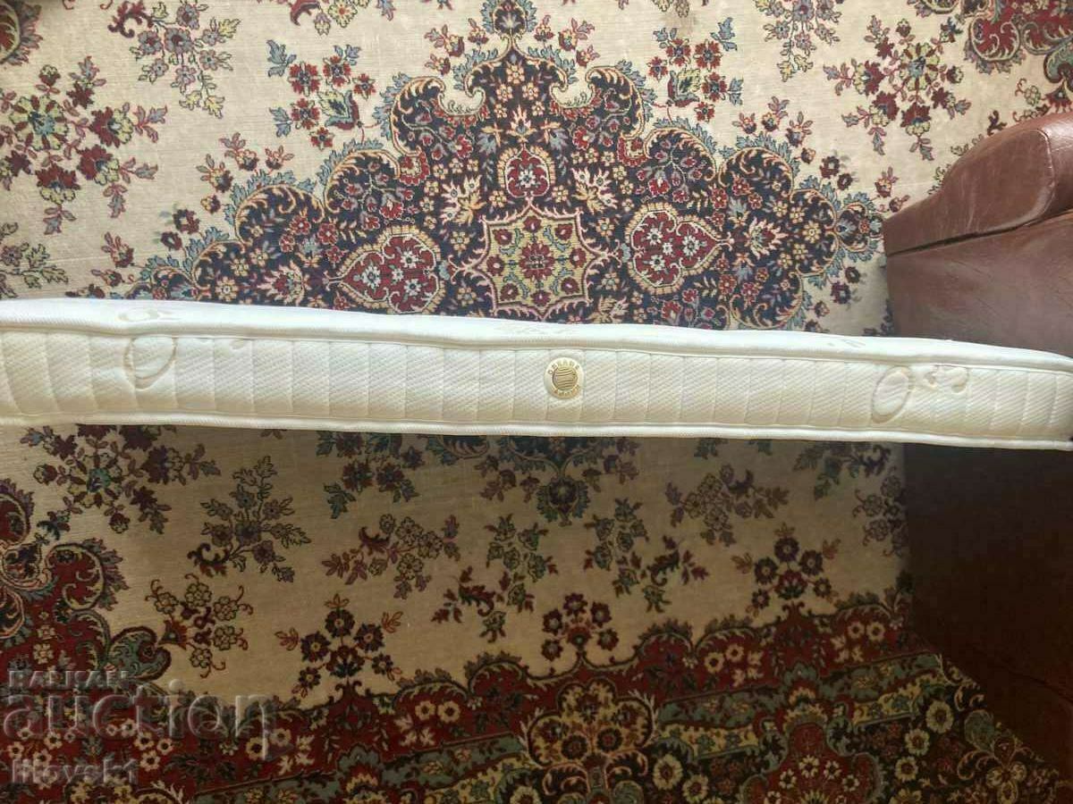 Auction I am selling a very high-quality children's double-sided mattress Auction I am selling a very high-quality children's double-sided mattress