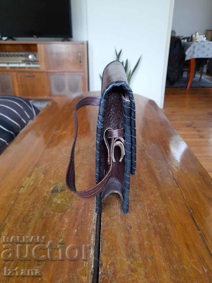 Old ladies leather bag with price 37.00 BGN | € 18.92 Old ladies leather bag with price 37.00 BGN | € 18.92