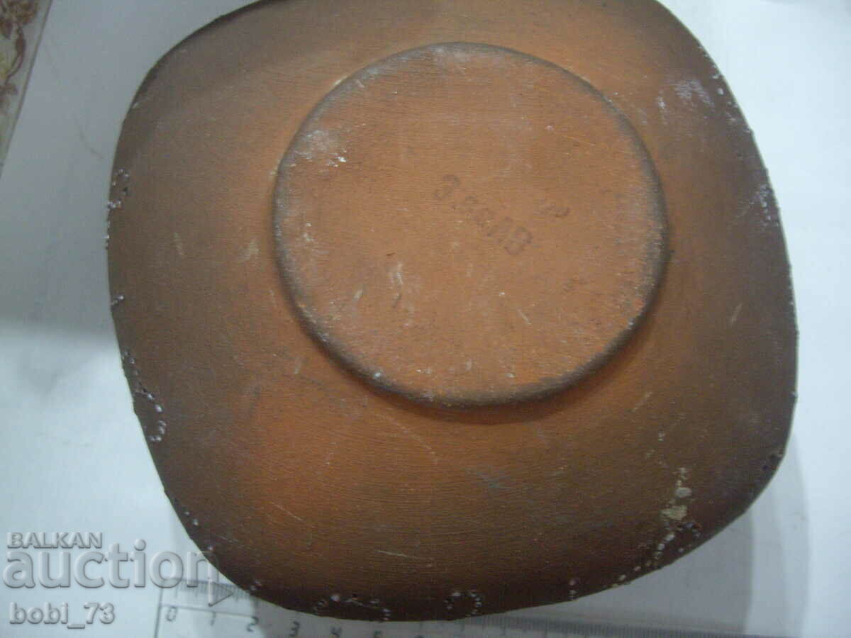 Delivery of Old ceramic, large ashtray.