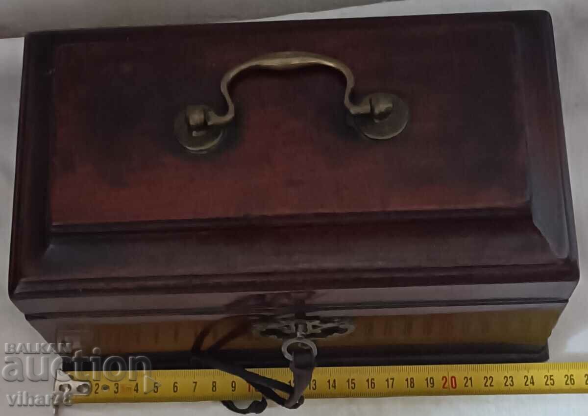 Old wooden box with a key for jewelry - 5 Old wooden box with a key for jewelry - 5