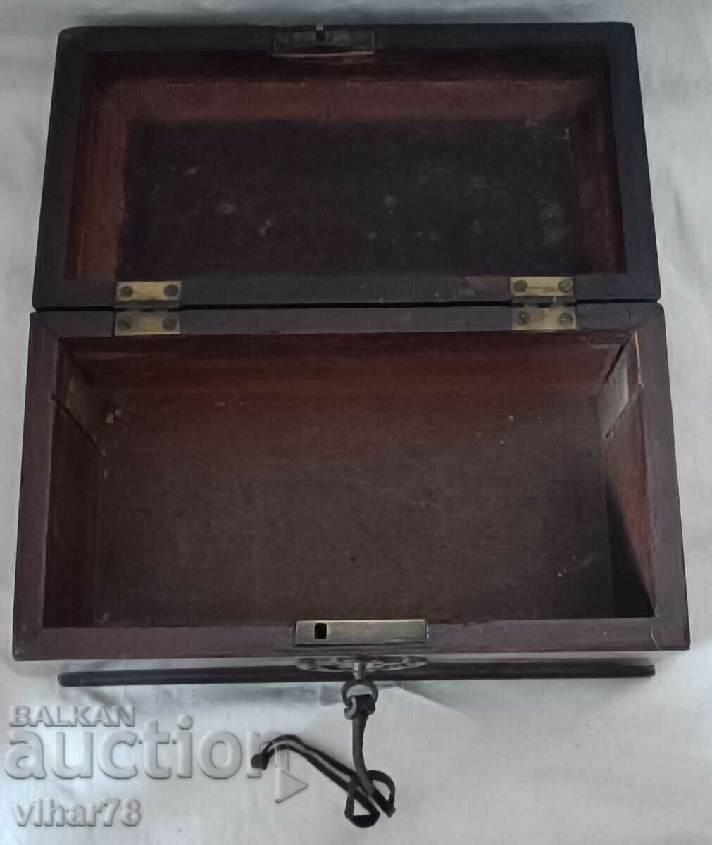 Old wooden box with a key for jewelry - 6 Old wooden box with a key for jewelry - 6