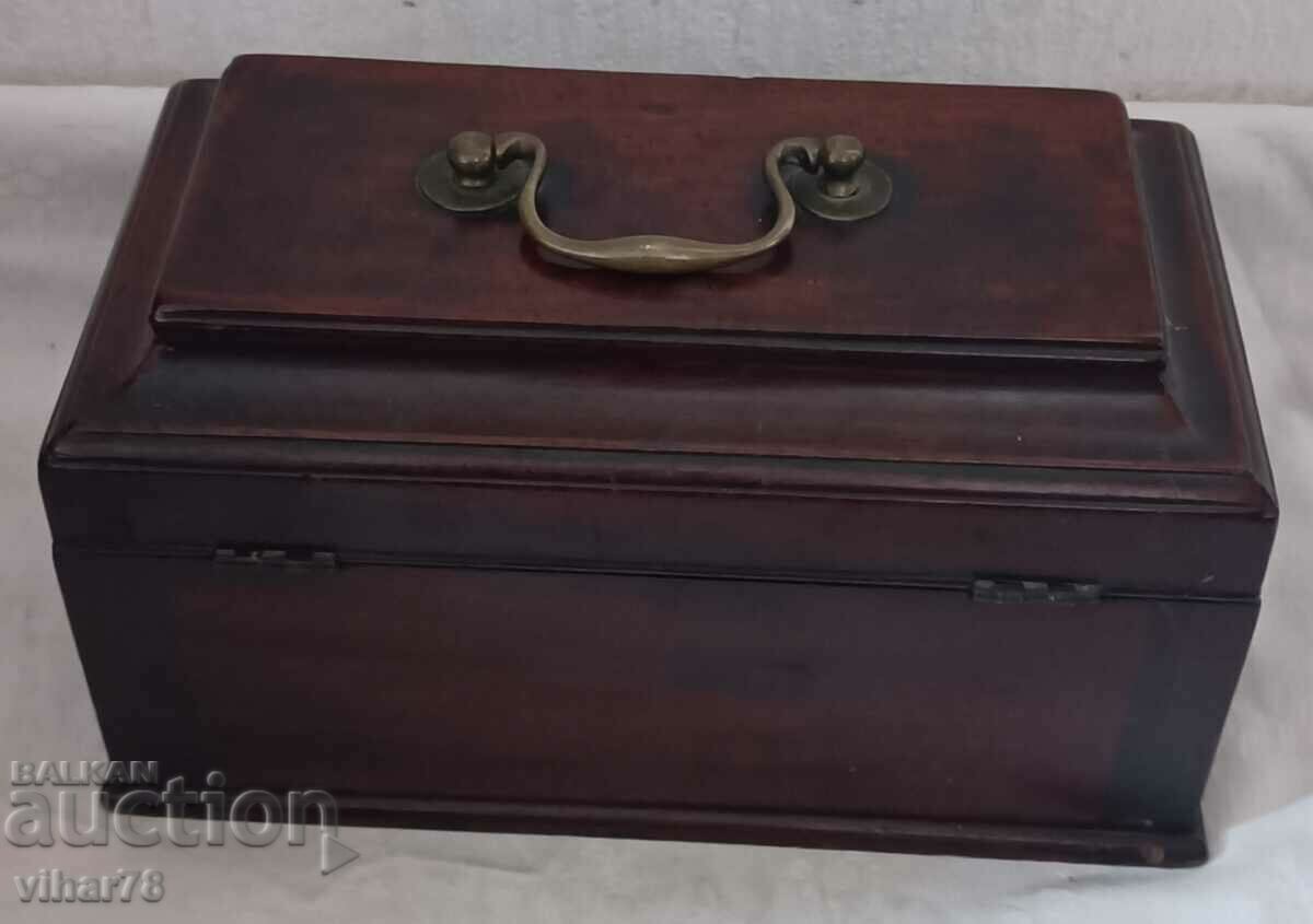 Old wooden box with a key for jewelry - 7 Old wooden box with a key for jewelry - 7