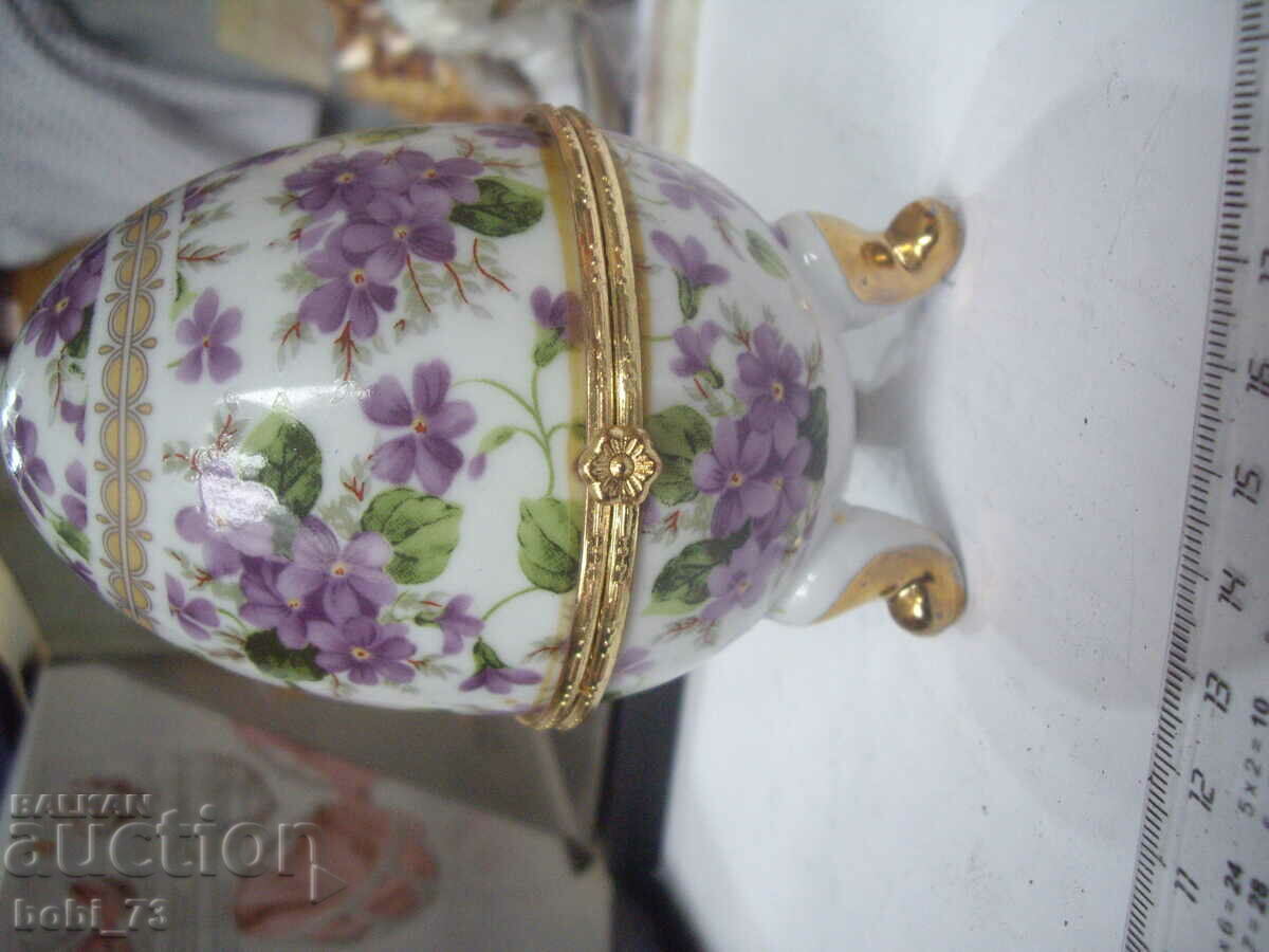 Porcelain egg holder. with price 30.00 BGN | € 15.34 Porcelain egg holder. with price 30.00 BGN | € 15.34