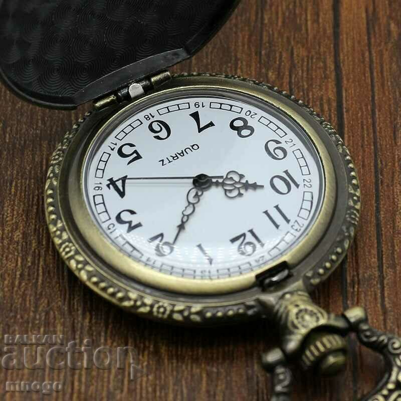 Auction Pocket watch with the coat of arms of the Soviet Union USSR hammer and sickle Auction Pocket watch with the coat of arms of the Soviet Union USSR hammer and sickle