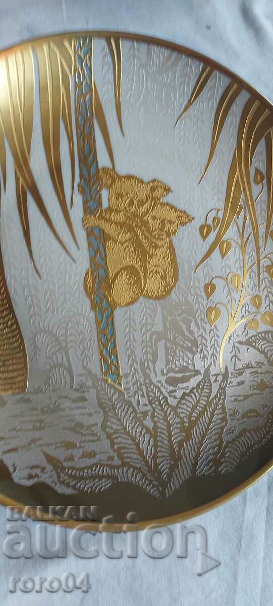 PORCELAIN PLATE - 24K GOLD with price 45.00 BGN | € 23.01