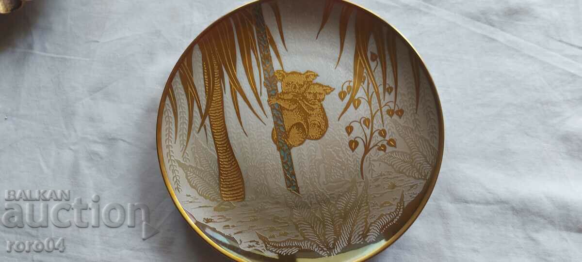 Delivery of PORCELAIN PLATE - 24K GOLD