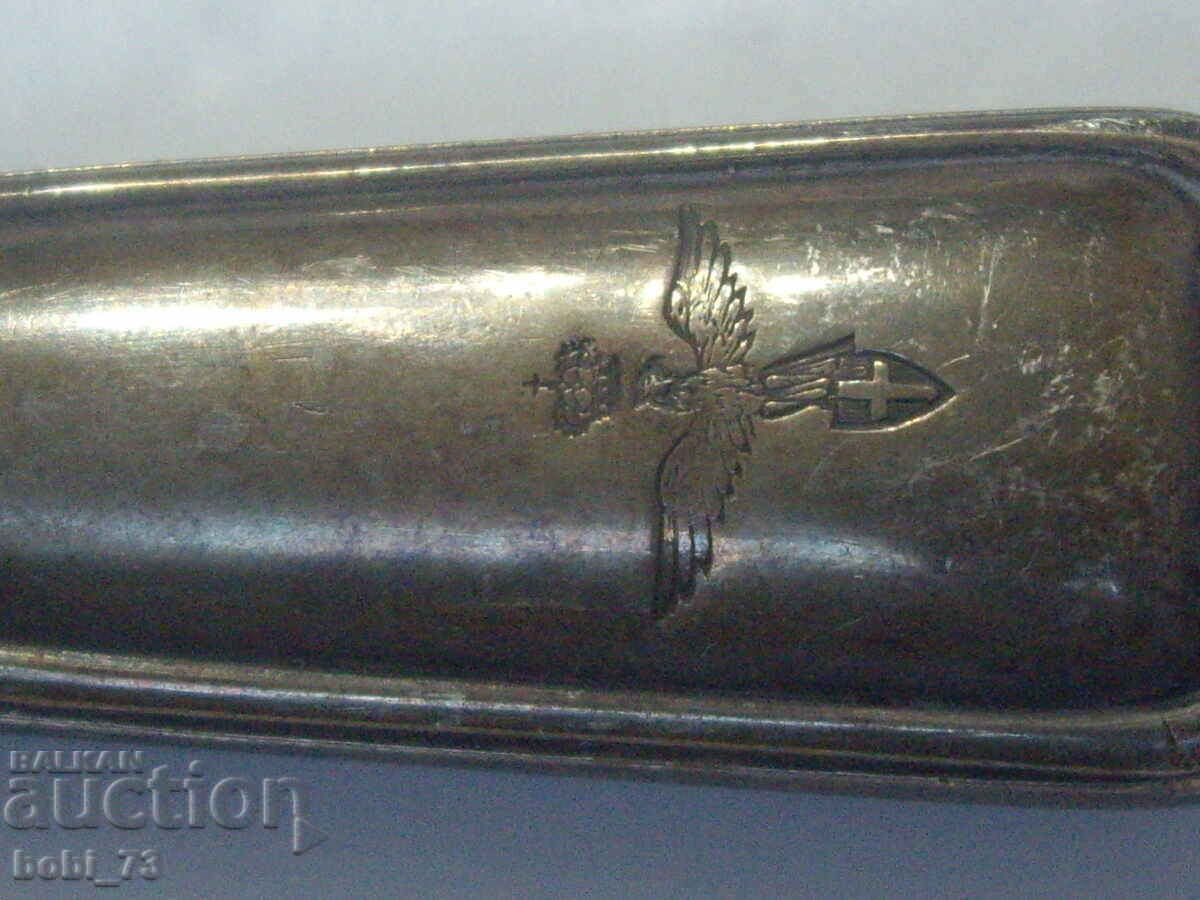 Auction An old pastry spatula. Auction An old pastry spatula.