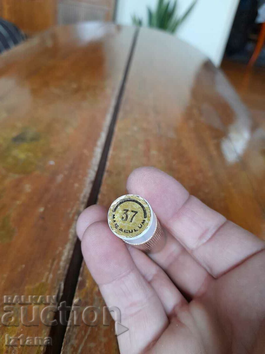 Delivery of Old lipstick