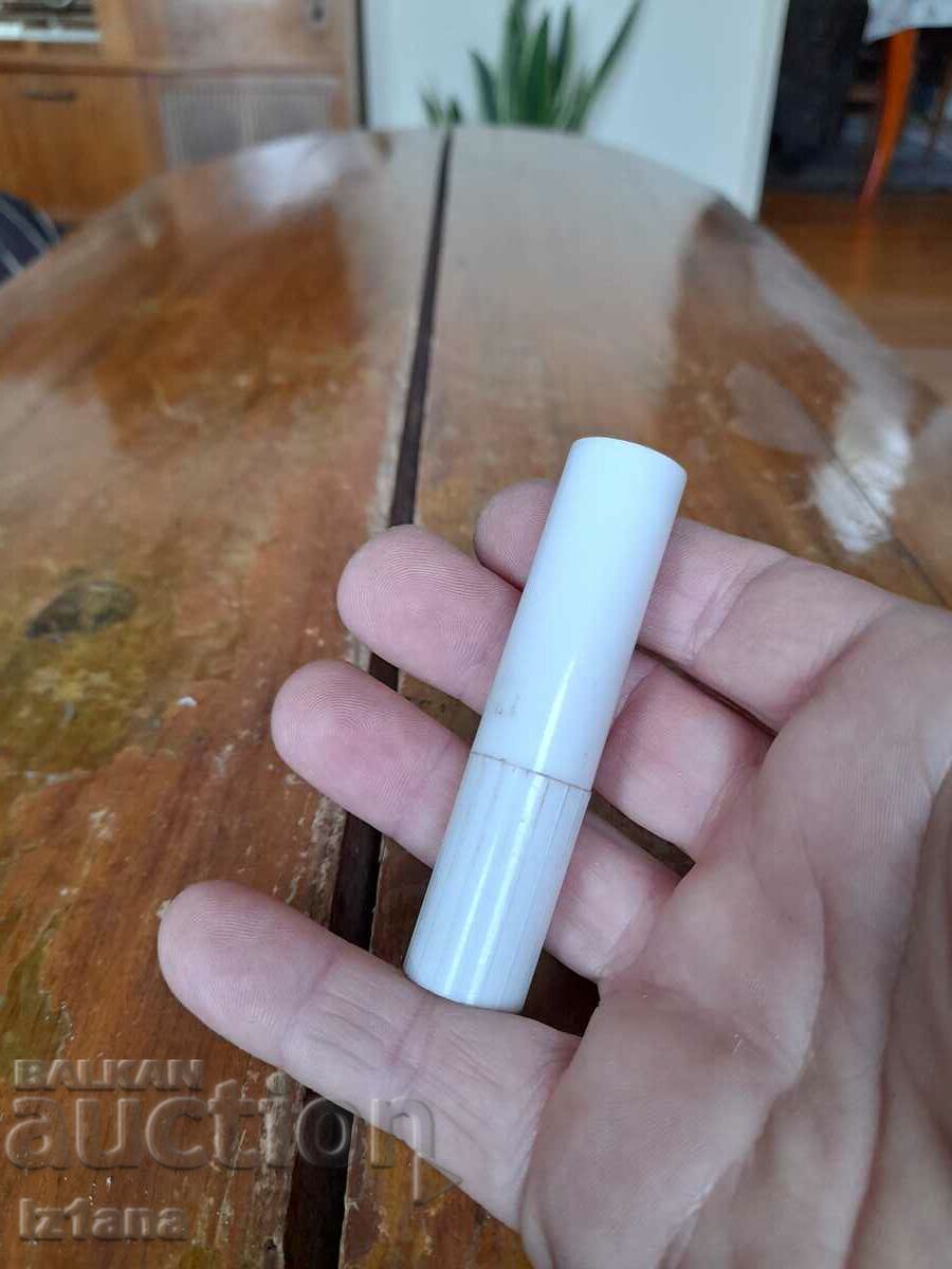 Old lipstick with price 16.00 BGN | € 8.18