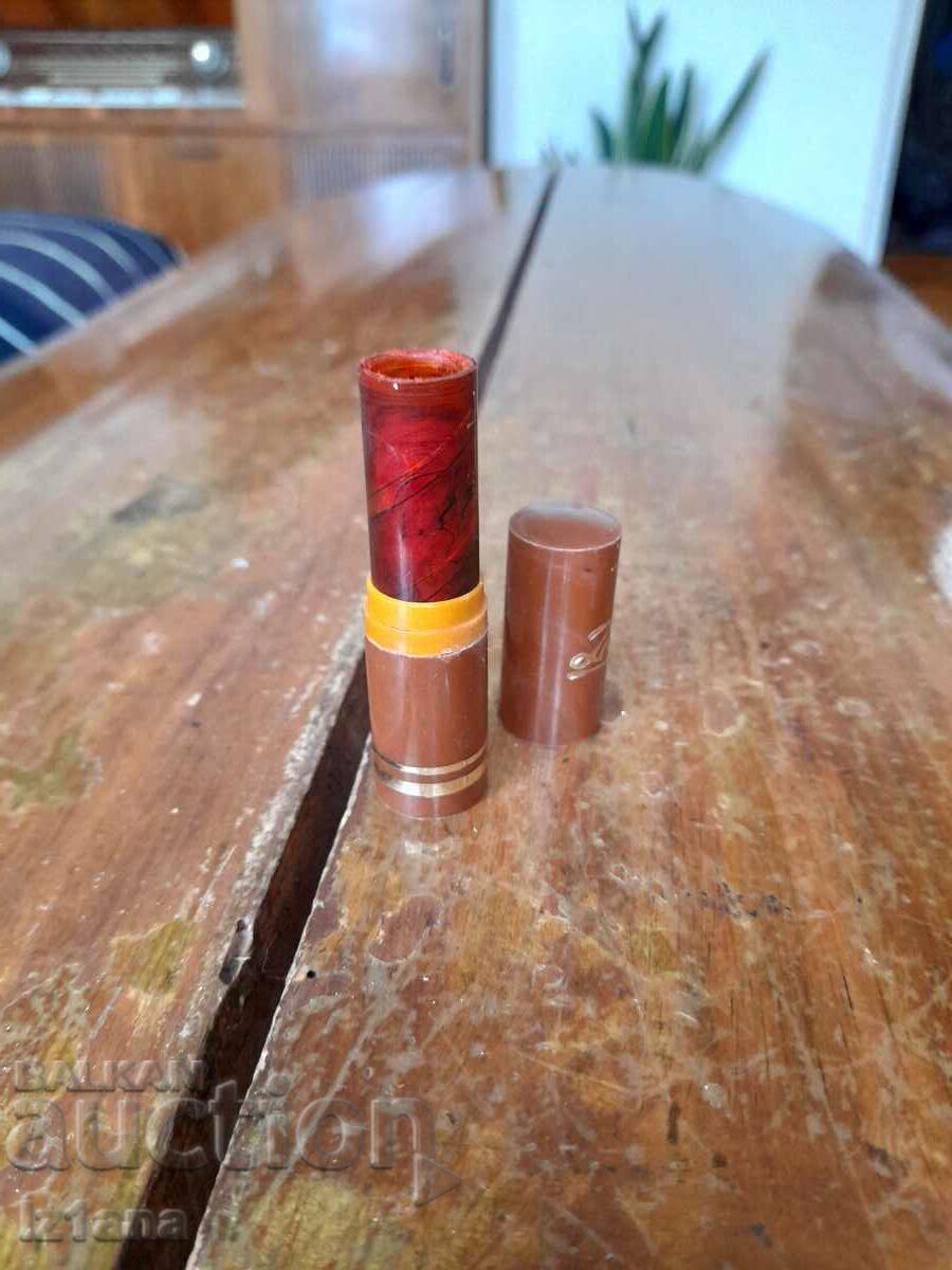 Delivery of Old Zoja lipstick Delivery of Old Zoja lipstick