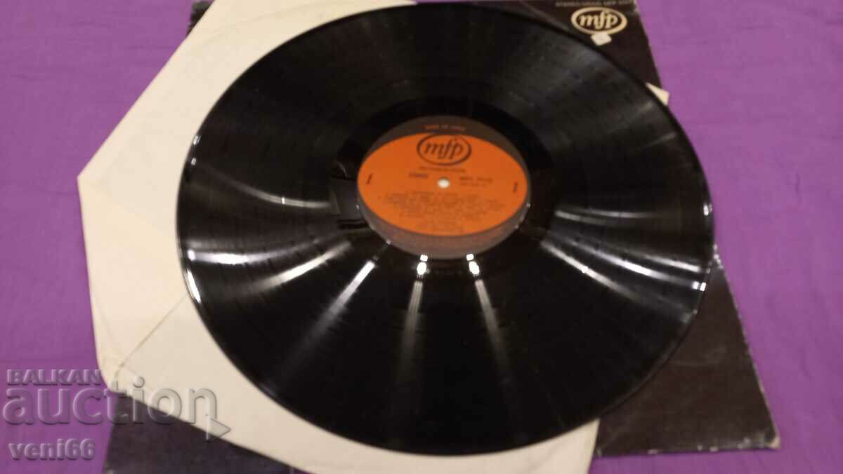 Disc de gramofon - Luis Mariano cu preț 2.50 BGN | € 1.28 Disc de gramofon - Luis Mariano cu preț 2.50 BGN | € 1.28