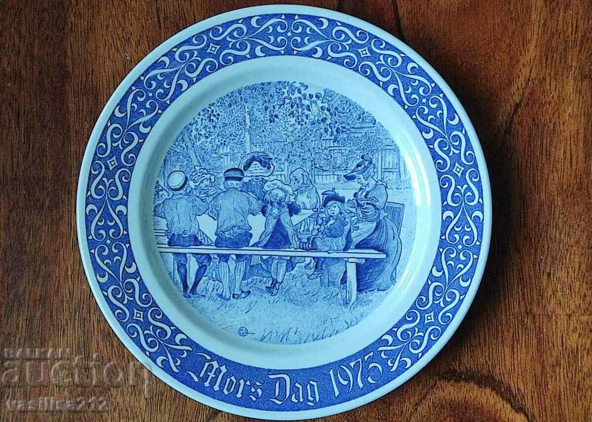 A porcelain plate! Sweden
